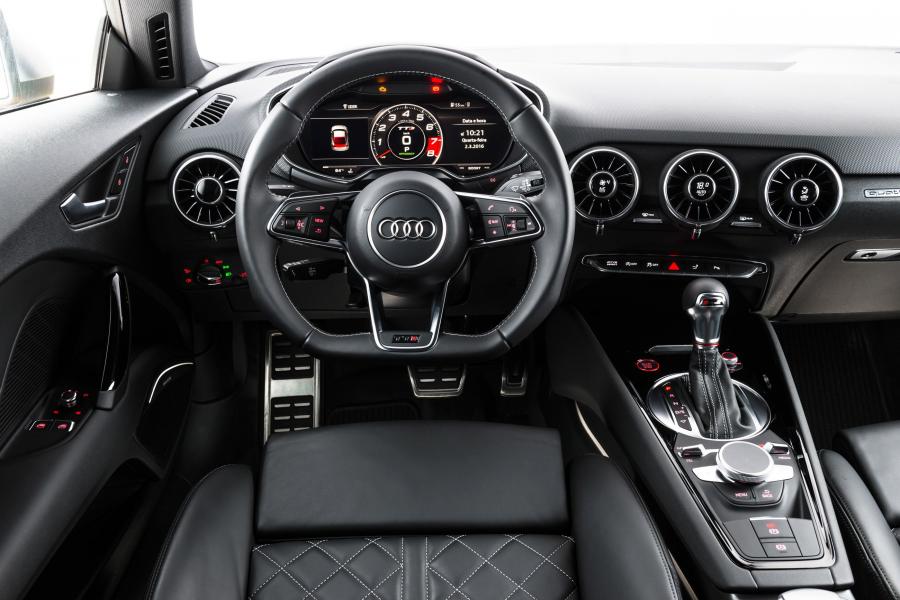 Торпедо Audi TTS Roadster (8S) 2016 года  (LA) (фото 23 из 27)
